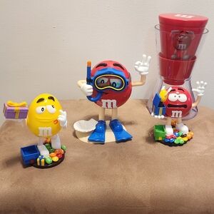 M&M'S Red Candy Dispenser & Collection